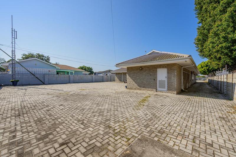 To Let Commercial Property for Rent in Walmer Eastern Cape